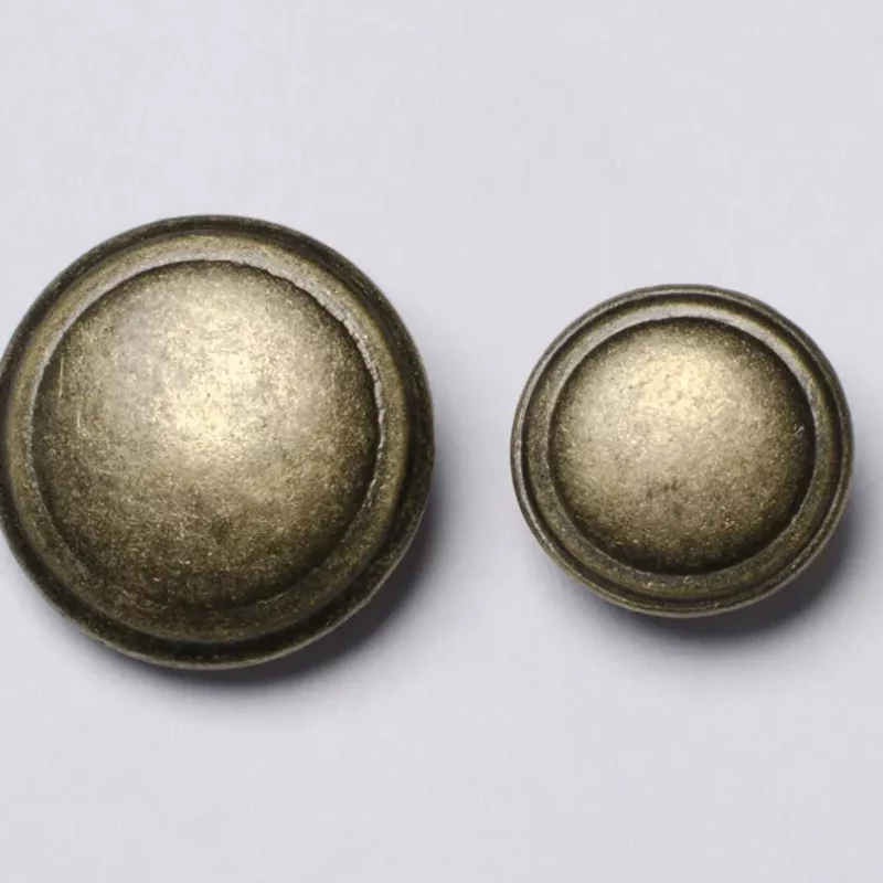 Gładki Guzik z Ozdobną Otoczką