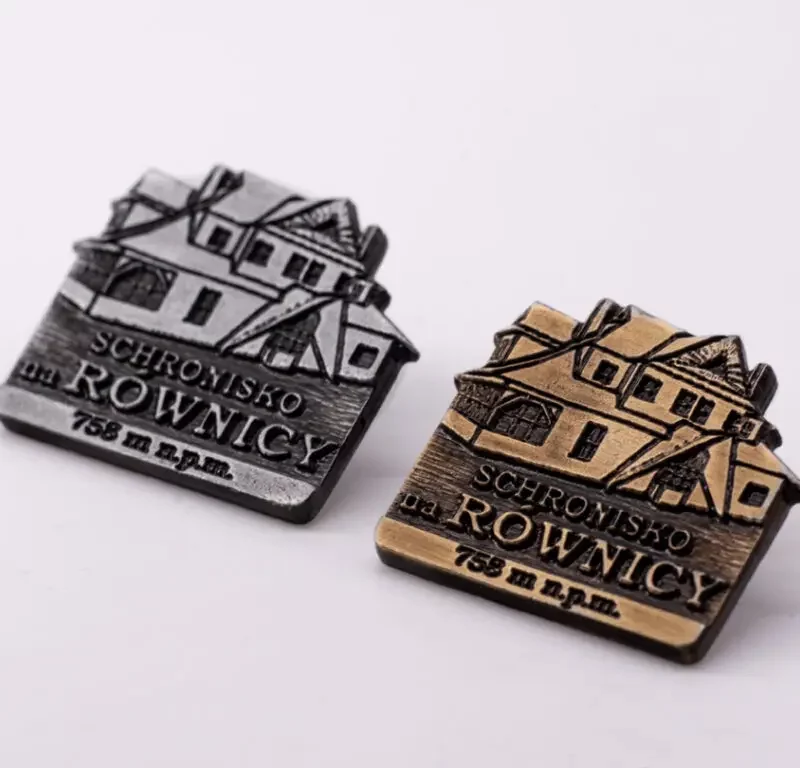 Odznaka ze Schroniskiem na Równicy